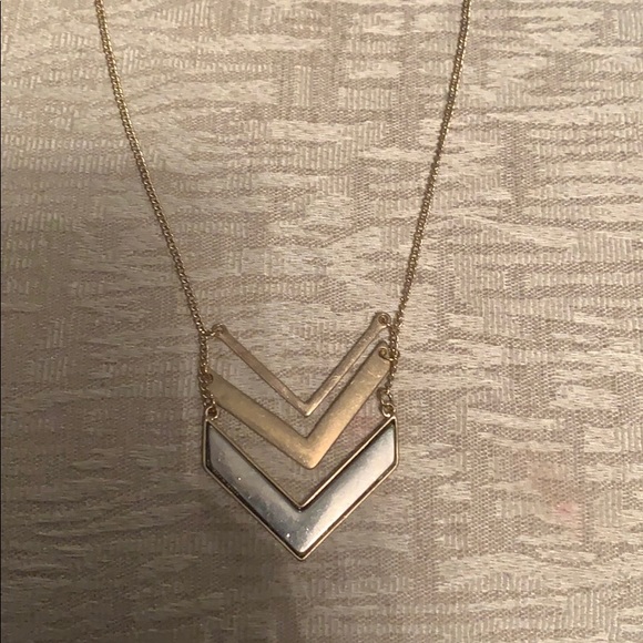 Arrow Necklace - Picture 2 of 3